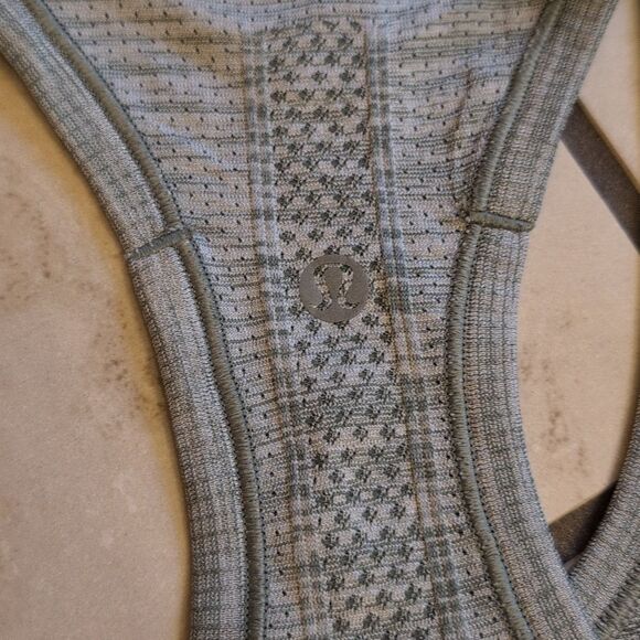Lot Of 2 Lululemon Swiftly Tech Racerback Rosemary Green And Neo Mint Size 8 - Picture 7 of 14